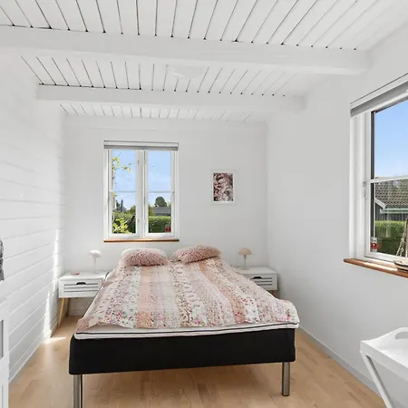 Feriehus House With A View Of The Ferry On The Isefjord *
