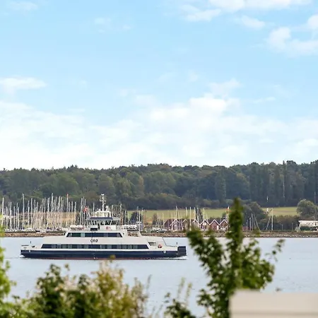 House With A View Of The Ferry On The Isefjord Feriehus