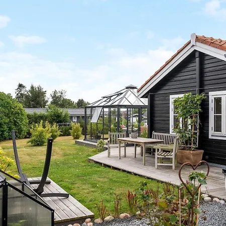 House With A View Of The Ferry On The Isefjord Feriehus *