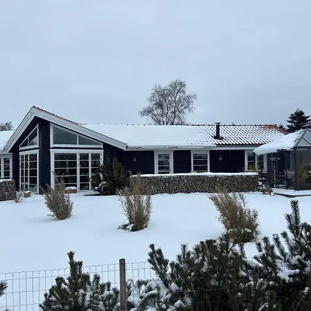 House With A View Of The Ferry On The Isefjord Casa de Férias Holbæk